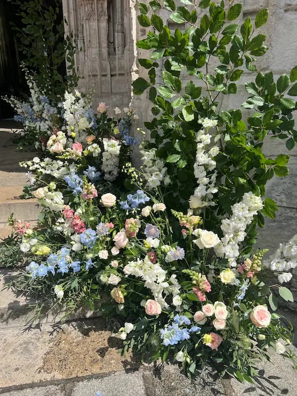 Composition florale pour mariage italien au Château de Tilly